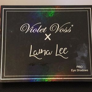 Violet Voss x Laura Lee eyeshadow palette